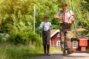 Rasmus på luffen med Oskar i Astrid Lindgrens Värld